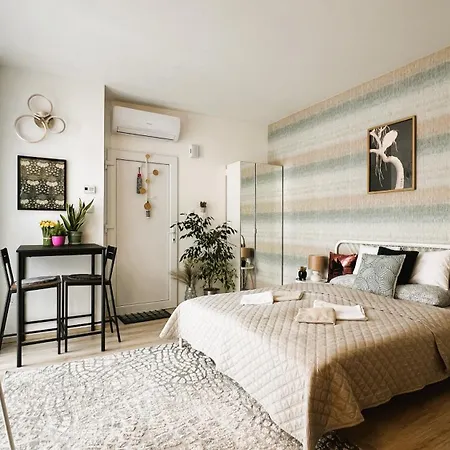 Westend Lofts Charming Nest アパート *